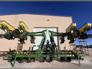 2019 John Deere 1725