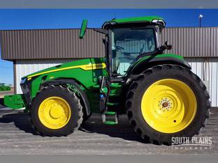 2023 John Deere 8R 230