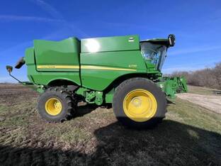 2023 John Deere S770