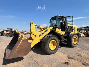 2018 Komatsu WA320-8