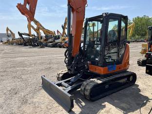 2023 Hitachi ZX60USB-5