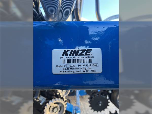 2024 Kinze 3605 Planter/Row Unit #121962 TRI-COUNTY EQUIPMENT CLINTON ...