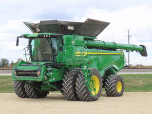 2023 John Deere X9 1100