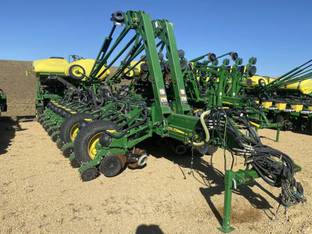 2016 John Deere 1775NT