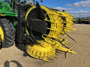 2019 John Deere 772