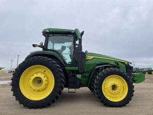 2022 John Deere 8R 340