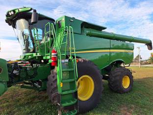 2023 John Deere S790