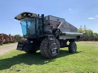1992 Gleaner R62
