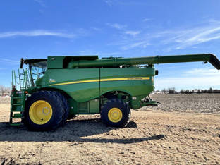 2023 John Deere S780