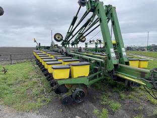 2004 John Deere 1770NT