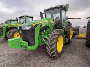 2022 John Deere 8R 370