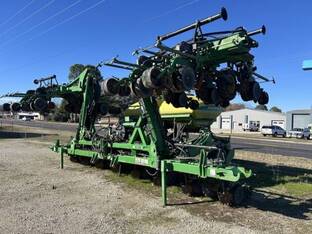 2011 John Deere DR18