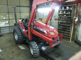 Mahindra 2810