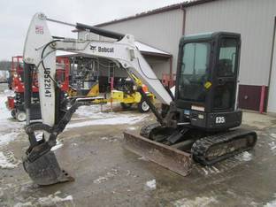 2016 Bobcat E35i