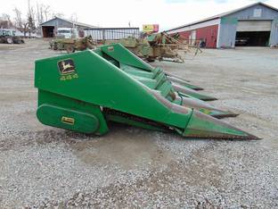 John Deere 444