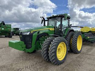 2022 John Deere 8R 310