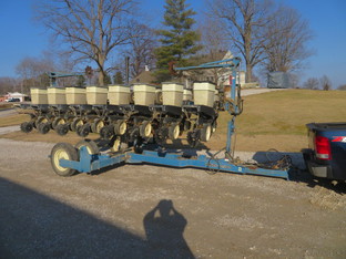 1996 Kinze 2500