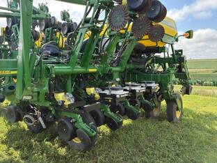 2012 John Deere 1790