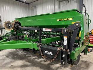 2000 John Deere 1560