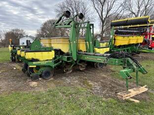 2000 John Deere 1770