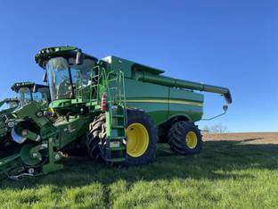 2023 John Deere S780