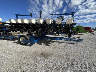 2024 Kinze 3505