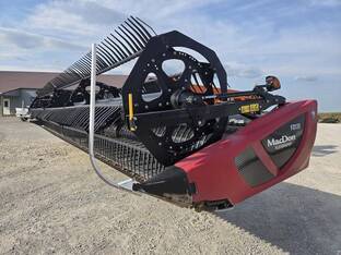 2019 MacDon Industries FD135