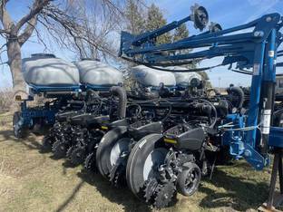 2024 Kinze 5900