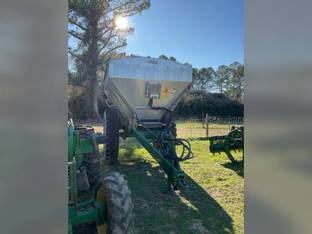 2019 Chandler Fertilizer Spreader