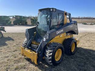 2022 John Deere 332G