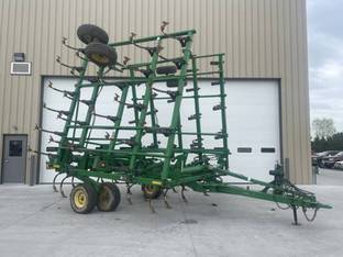 2014 John Deere 2210