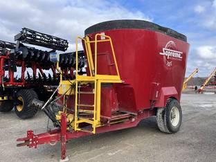 2017 Supreme International 700T