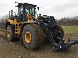 2023 John Deere 744 P-TIER