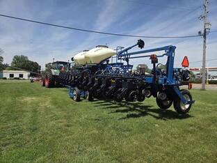2024 Kinze 3605
