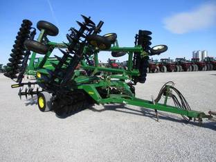 2001 John Deere 637W