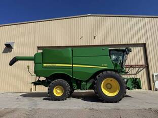 2023 John Deere S780