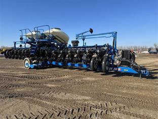 2024 Kinze 3665
