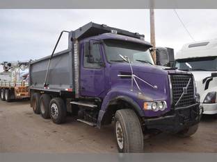 2006 Volvo VHD104B300