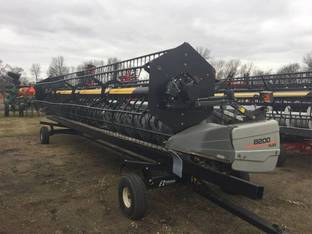 2009 Gleaner 8200-30