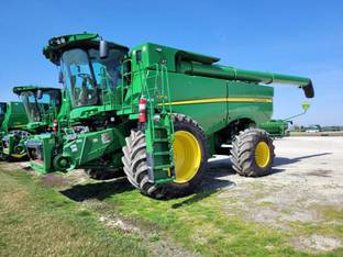 2022 John Deere S790