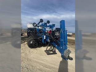 2024 Kinze 5900