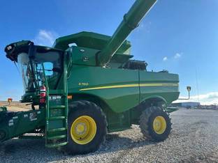 2022 John Deere S760