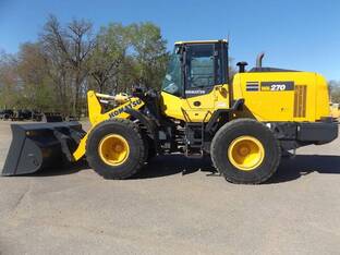 2017 Komatsu WA270-8