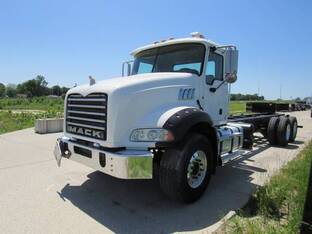 2013 Mack GU813
