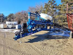 2024 Kinze 3665
