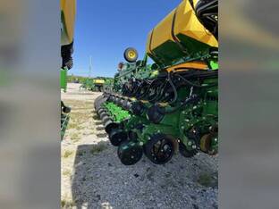 2023 John Deere 1775NT