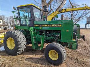 John Deere 5820