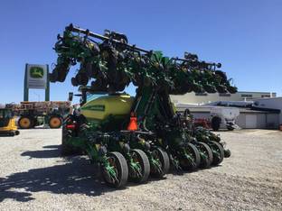 2019 John Deere DR24