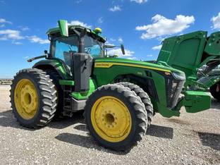 2022 John Deere 8R 370
