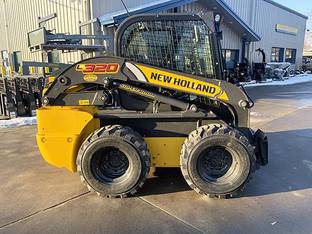 2022 New Holland L320